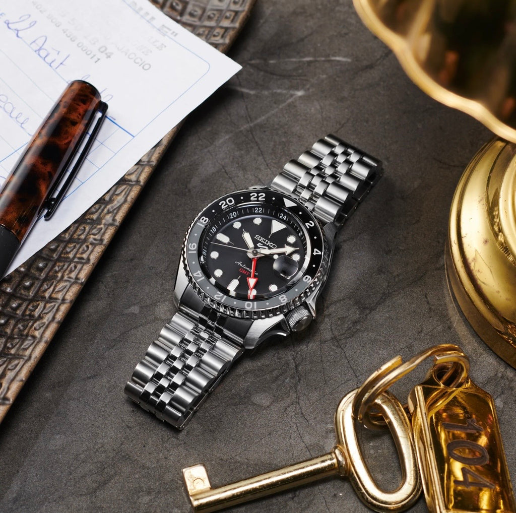 Seiko 5 sport GMT | Bruce Wayne - (Ref.SSK001K1)