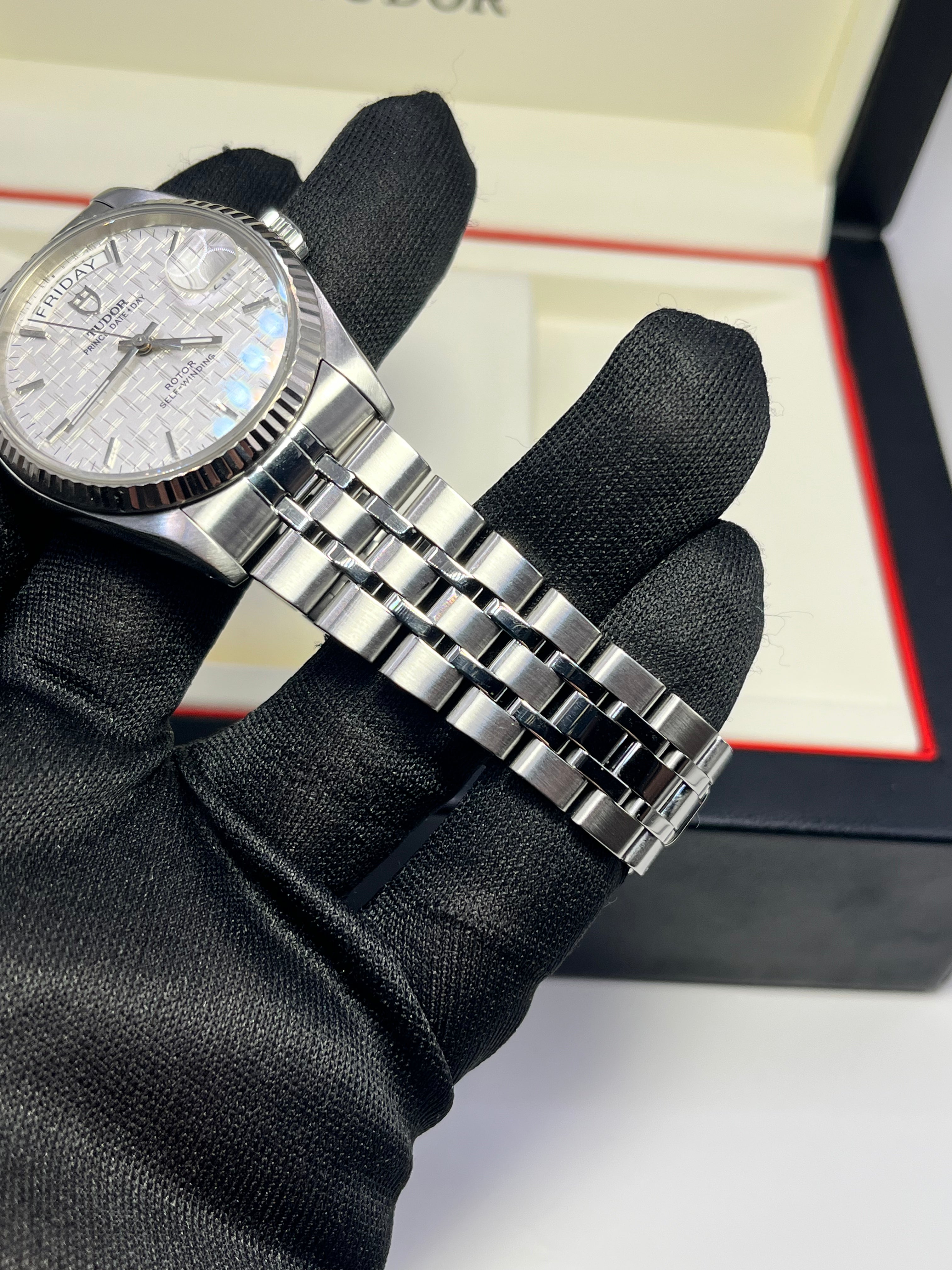 Tudor Prince Day-date 76214 Linen